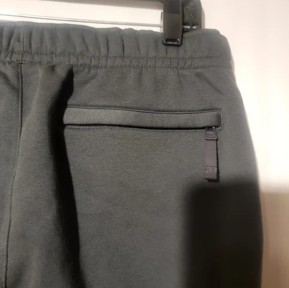 Nike Sportswear Men's Large Fleece Jogger Sweatpants Peace Love Gray DO6182-045 - Picture 5 of 8